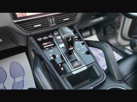 Porsche Cayenne V6 21