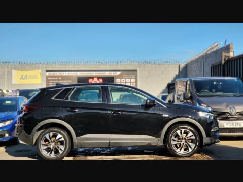Vauxhall Grandland X SPORT NAV S/S 8