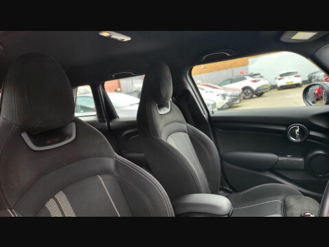 Mini Hatch COOPER SPORT 18