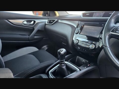 Nissan Qashqai N-CONNECTA DIG-T 14