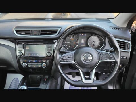 Nissan Qashqai DIG-T N-CONNECTA 16