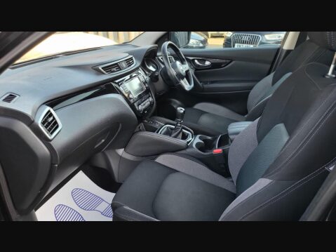 Nissan Qashqai DIG-T N-CONNECTA 4
