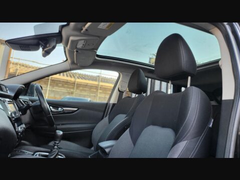 Nissan Qashqai DIG-T N-CONNECTA 31