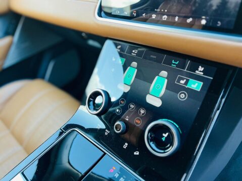 Land Rover Range Rover Velar R-DYNAMIC HSE 17
