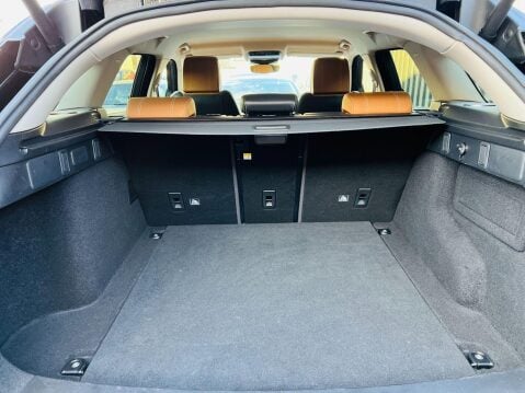 Land Rover Range Rover Velar R-DYNAMIC HSE 34