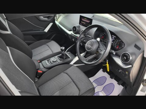 Audi Q2 TFSI SPORT 2