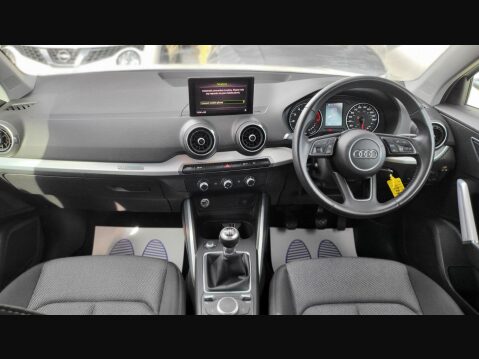 Audi Q2 TFSI SPORT 10