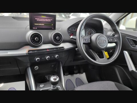 Audi Q2 TFSI SPORT 11