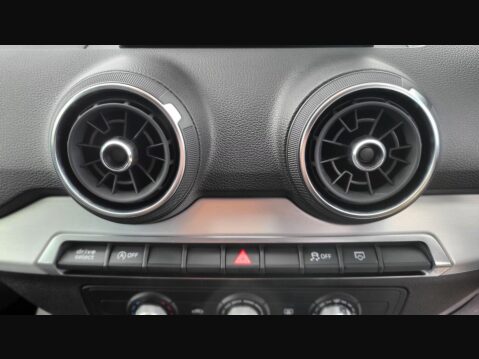 Audi Q2 TFSI SPORT 13