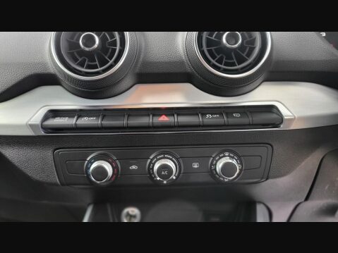 Audi Q2 TFSI SPORT 31