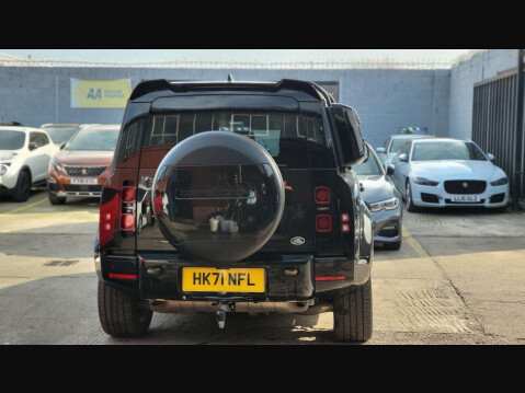 Land Rover Defender X-DYNAMIC SE 9