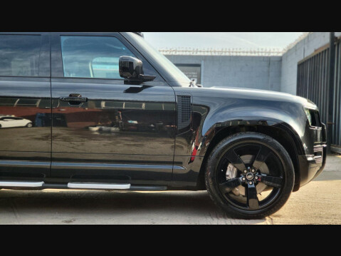 Land Rover Defender X-DYNAMIC SE 11