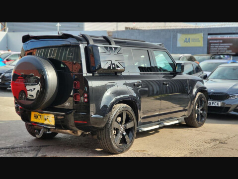 Land Rover Defender X-DYNAMIC SE 12