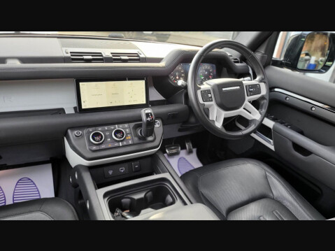 Land Rover Defender X-DYNAMIC SE 15