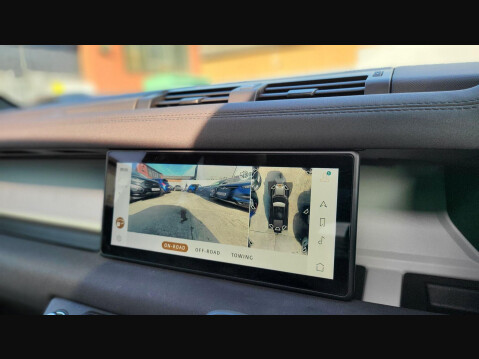 Land Rover Defender X-DYNAMIC SE 35