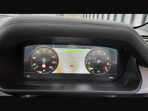Land Rover Defender X-DYNAMIC SE 38