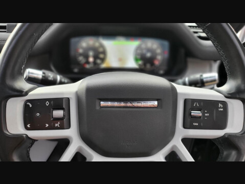 Land Rover Defender X-DYNAMIC SE 40