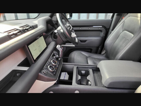 Land Rover Defender X-DYNAMIC SE 43