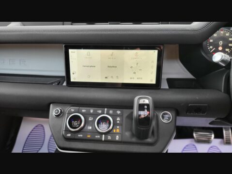 Land Rover Defender X-DYNAMIC SE 27