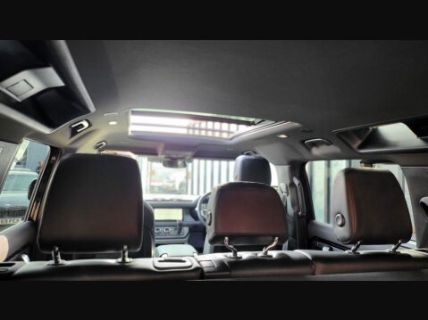 Land Rover Defender X-DYNAMIC SE 54