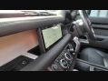 Land Rover Defender X-DYNAMIC SE 13