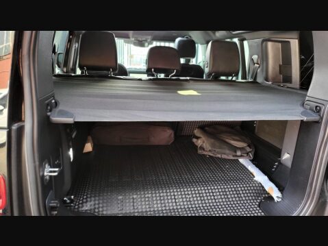 Land Rover Defender X-DYNAMIC SE 53