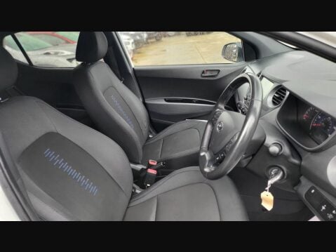 Hyundai i10 GO SE 14