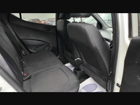 Hyundai i10 GO SE 17