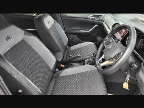 Volkswagen T-Cross R-LINE TSI DSG 18