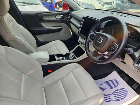 Volvo XC40 B4 INSCRIPTION AWD MHEV 2