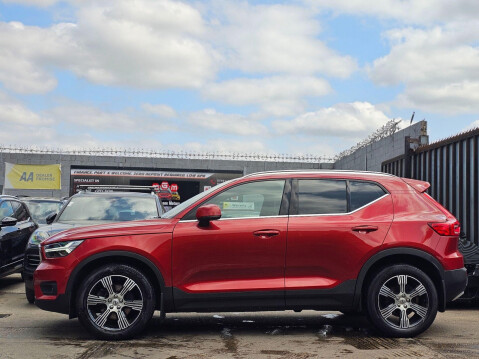 Volvo XC40 B4 INSCRIPTION AWD MHEV 9