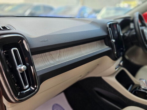Volvo XC40 B4 INSCRIPTION AWD MHEV 13
