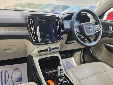 Volvo XC40 B4 INSCRIPTION AWD MHEV 16