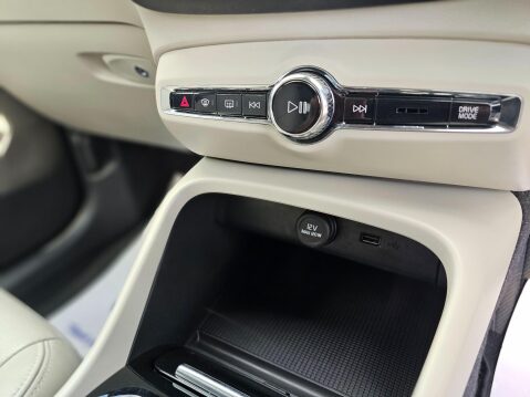 Volvo XC40 B4 INSCRIPTION AWD MHEV 26