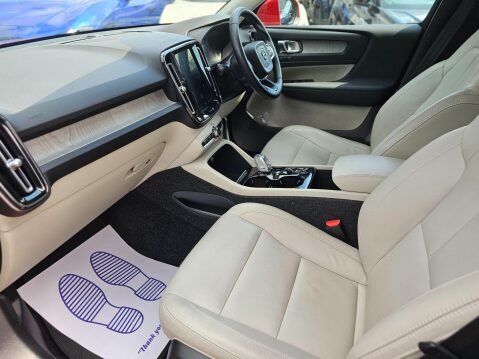 Volvo XC40 B4 INSCRIPTION AWD MHEV 2