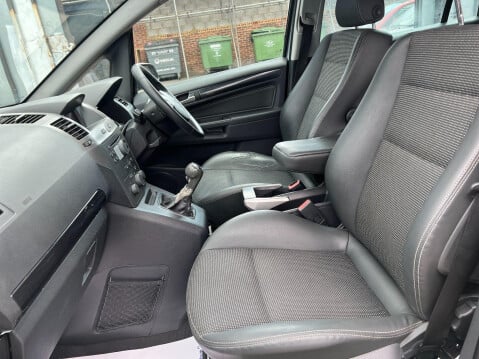 Vauxhall Zafira DESIGN 16V 10