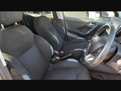 Peugeot 208 ALLURE 16