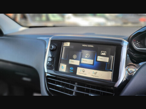 Peugeot 208 ALLURE 23