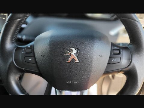 Peugeot 208 ALLURE 27