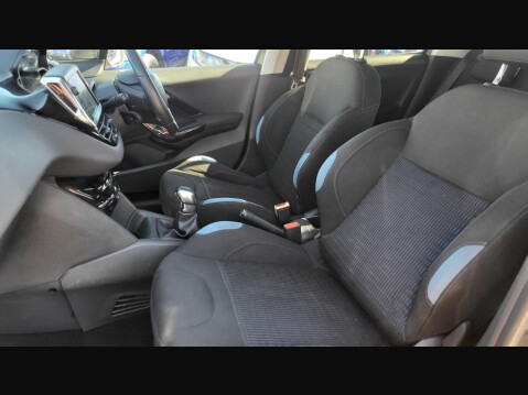 Peugeot 208 ALLURE 28
