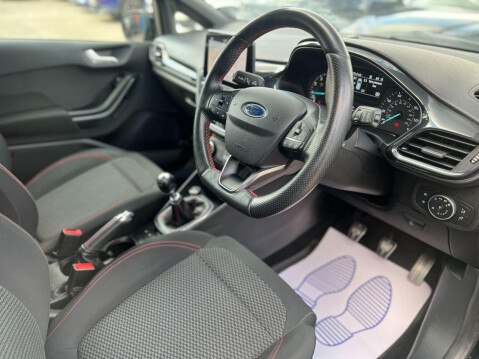 Ford Fiesta ST-LINE 2