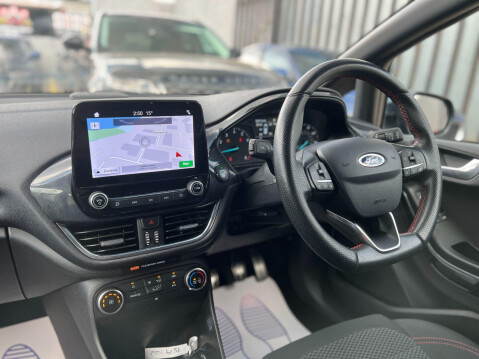 Ford Fiesta ST-LINE 13