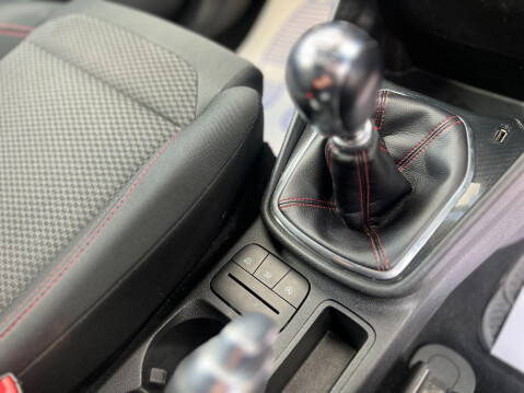 Ford Fiesta ST-LINE 16