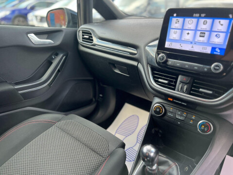 Ford Fiesta ST-LINE 17
