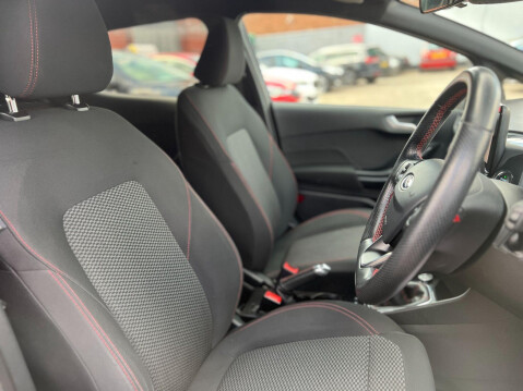 Ford Fiesta ST-LINE 18