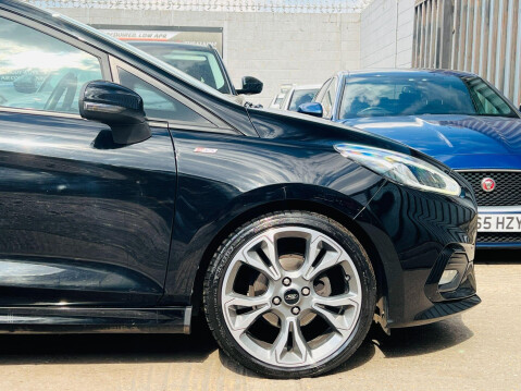 Ford Fiesta ST-LINE 6