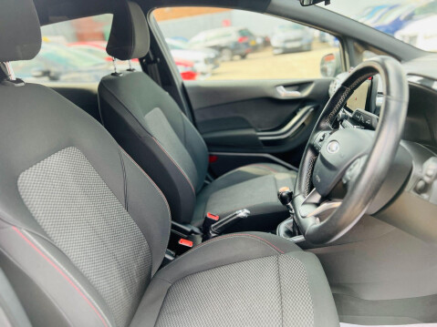 Ford Fiesta ST-LINE 19