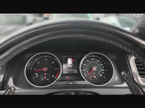 Volkswagen Golf GTD DSG 33