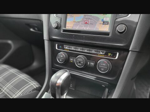 Volkswagen Golf GTD DSG 32