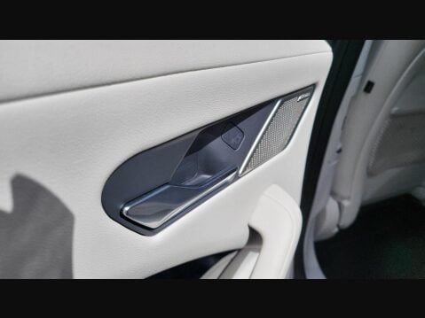 Jaguar I-Pace SE 26